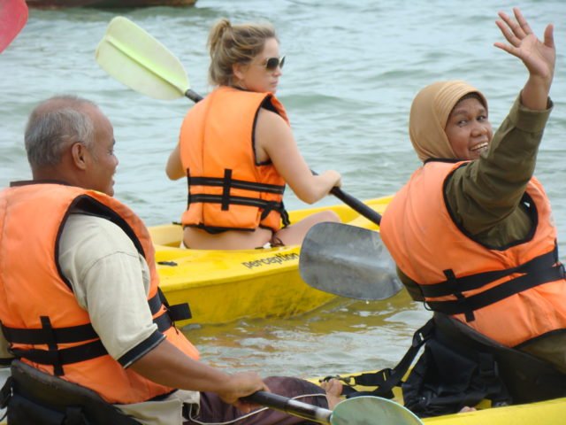 http://junglewalla.com/kayaking-swimming-adventure/