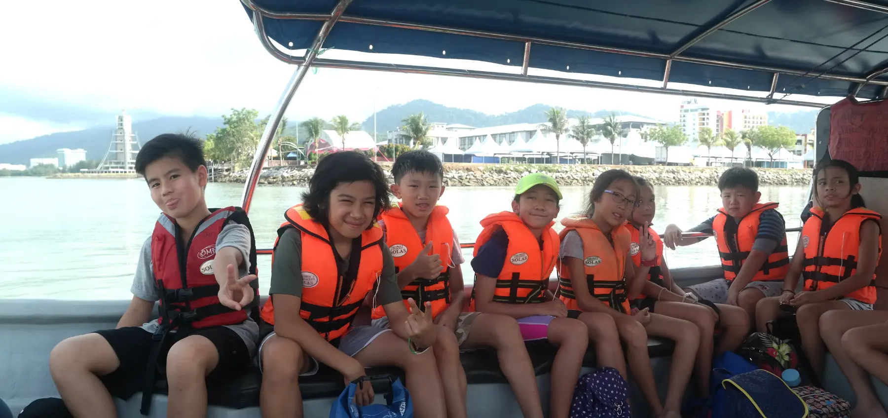 JUNGLEWALLA SOLAR BOAT — SUSTAINABLE MANGROVE EXPLORATION