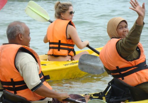 https://www.junglewalla.com/kayaking-swimming-adventure/